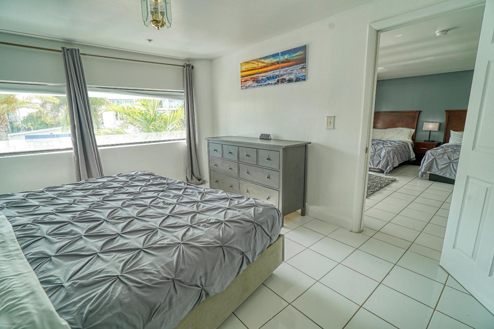 Deluxe Studios And Apartments At The Casablanca Miami Beach Rom bilde