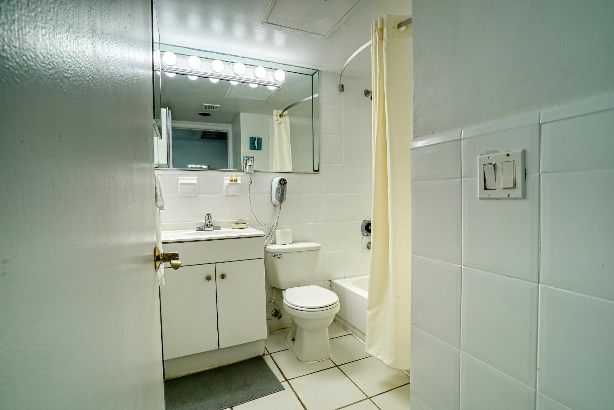 Deluxe Studios And Apartments At The Casablanca Miami Beach Rom bilde